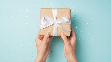 4 - Gifting out of income_2049848444-1000x666 4 - Gifting out of income_2049848444-1000x666